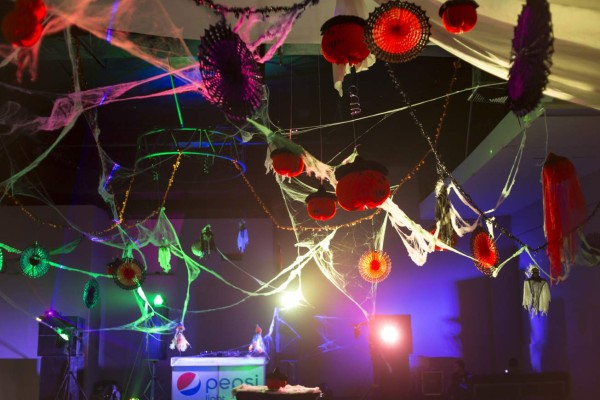 Clase 2018 de la EIS celebra Halloween