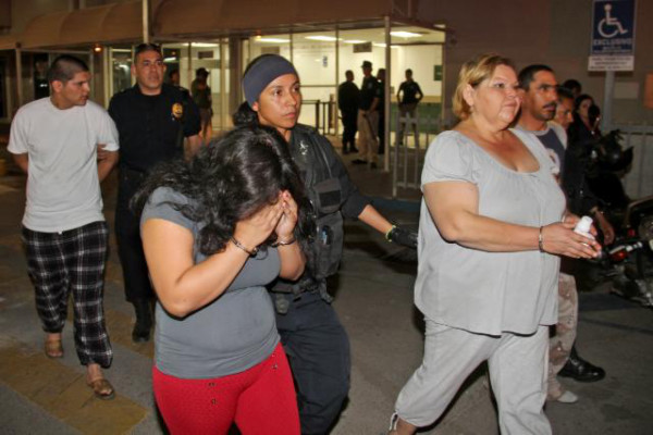 Arrestan a cuatro personas que llevaban a 23 migrantes en México