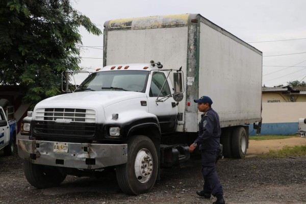 Recuperan camión con cargamento de útiles escolares valorados en L300,000