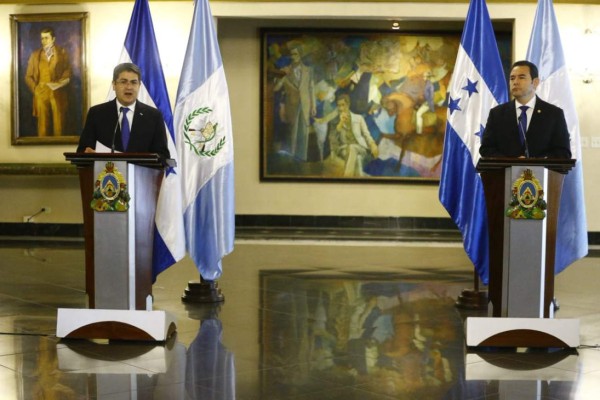 JOH pide a mandatarios de Triángulo Norte, México y EEUU aplicar la ley a quienes organizan caravanas