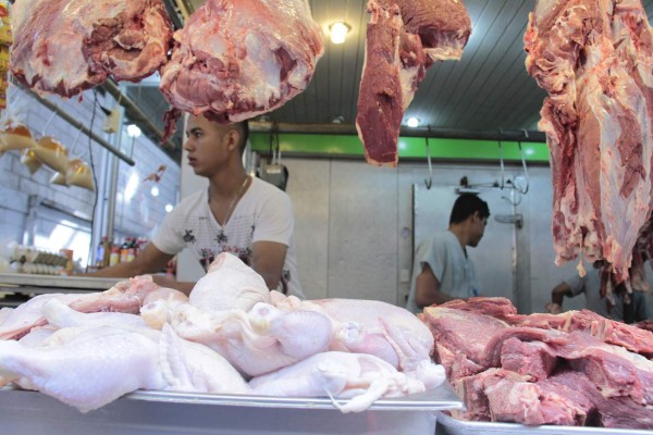 Hasta 10,000 libras de pollo al día vendieron carnicerías