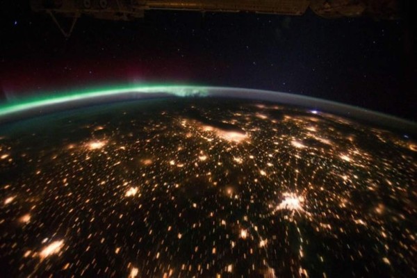 Publican video de la Tierra vista desde el espacio en HD  