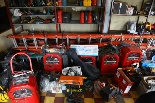 Hasta chimbos de gas empeñan sampedranos para aliviar la crisis