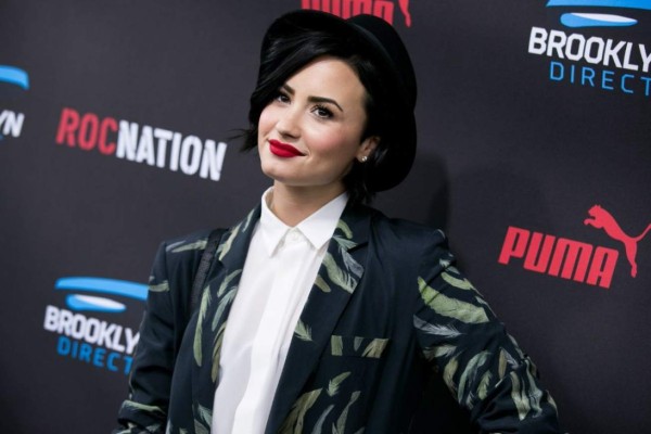 Hospitalizan a Demi Lovato por una infección pulmonar