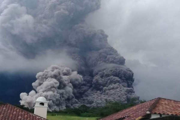 Guatemala registra la erupción de volcán más fuerte de últimos años