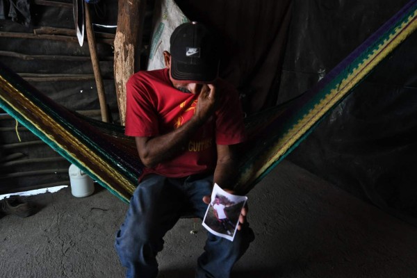 Padre de hondureño muerto en caravana a la espera de su cuerpo
