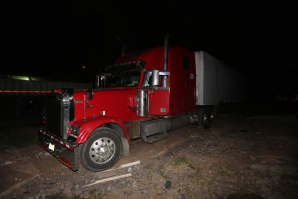 Se van a tiros con la Policía tras secuestrar furgón