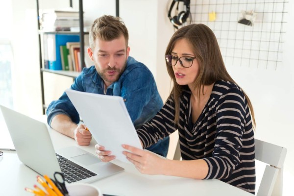 Lo que debe revisar al firmar un contrato