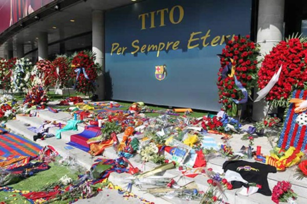 El FC Barcelona rinde homenaje a Vilanova en el Camp Nou