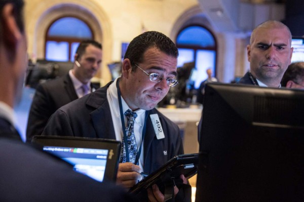 Los precios del petróleo siguen girando el timón de Wall Street