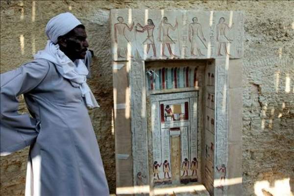 Descubren tumba egipcia que conserva vivos colores