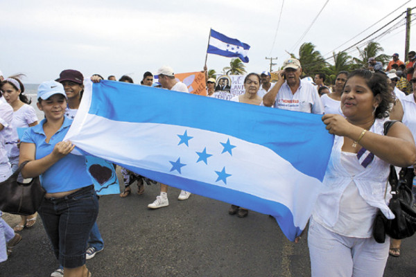 Isleños unidos en defensa de la constitución