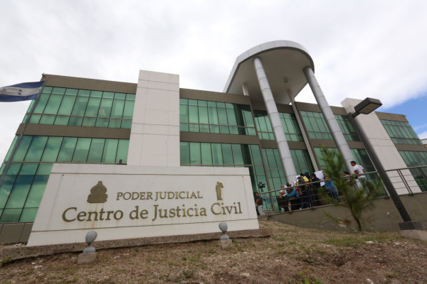 Juicios civiles sufren retraso por depuración