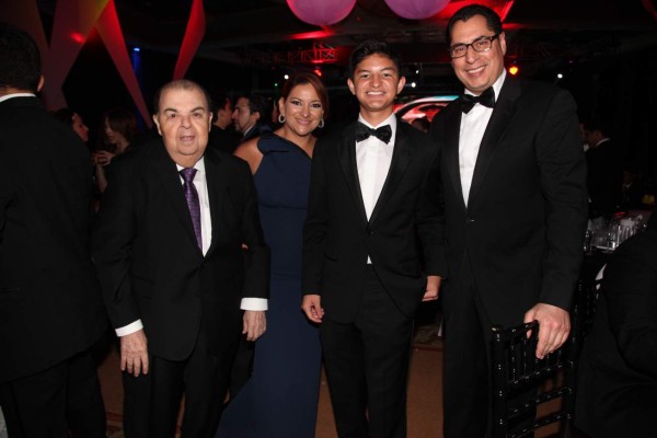 Escuela Americana y su espléndida fiesta de graduación