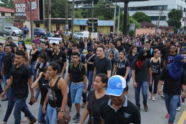 Cinco universitarios enfrentarán hoy audiencia inicial por tomas de la Unah-vs