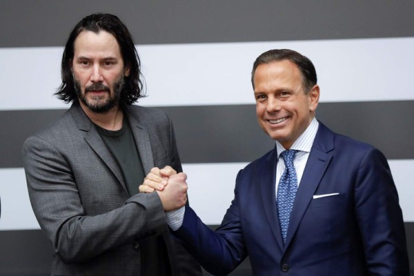 Keanu Reeves visita Sao Paulo, probable el escenario de su nueva serie
