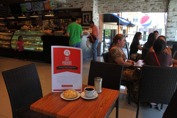 Regale un Café Pendiente a los más necesitados