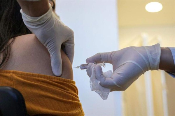 Estados Unidos alerta sobre la poca seguridad de vacunas contra el COVID-19 de China y Rusia