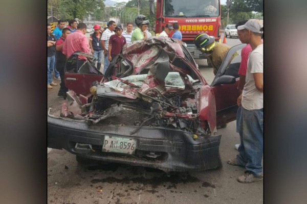 Pastora muere en Villanueva tras fuerte colisión al regresar de vigilia