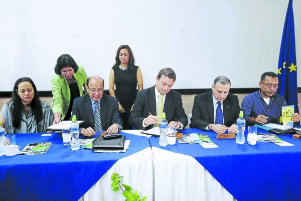 Buscan fortalecer control del bosque en Honduras