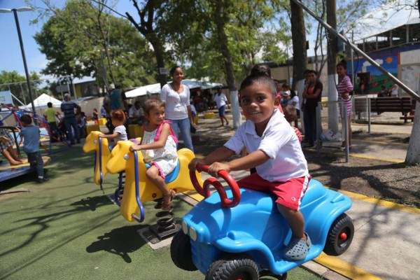 50,000 personas se recrean en parque de la Rivera Hernández