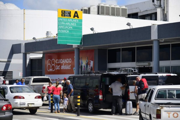 Tres empresas nacionales disputan los aeropuertos