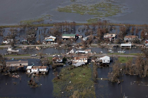 Toque de queda en Nueva Orleans tras azote del devastador huracán Ida
