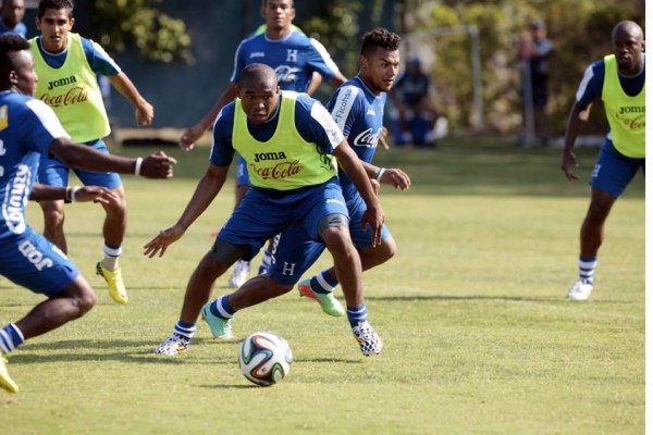 Honduras va afinándose y Costly anda con la pólvora encendida