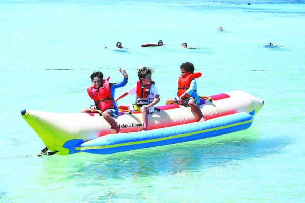 Honduras: Ferris, vuelos y cruceros llenan la Isla de Roatán