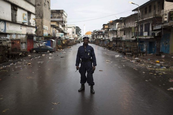 Sierra Leona, un país entero confinado para contener el ébola