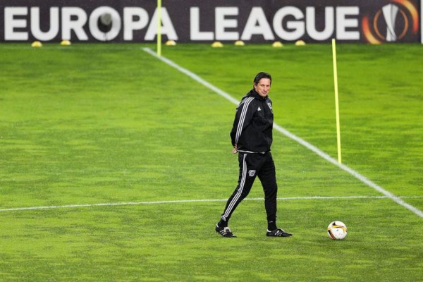 Técnico del Bayer Leverkusen es condenado a tres partidos de suspensión