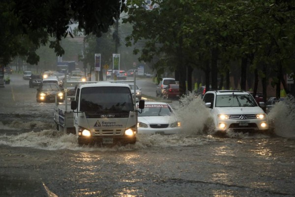 Honduras bajo alerta por lluvias este domingo