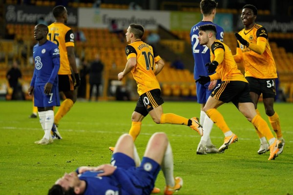 El Wolverhampton le ganó al Chelsea con un gol en el último suspiro del partido. Foto EFE