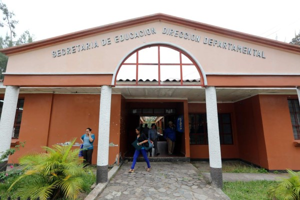 Por lavado y falsificación de títulos investigan colegios capitalinos