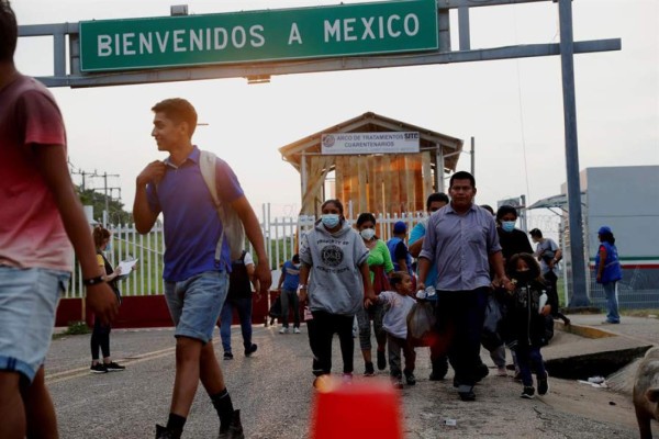 Rechazan recurso de Biden para retener a migrantes en México