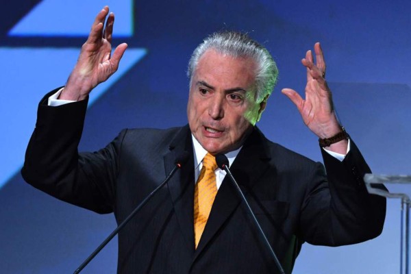Temer dice que en Brasil se tienen que cumplir las leyes y la Constitución