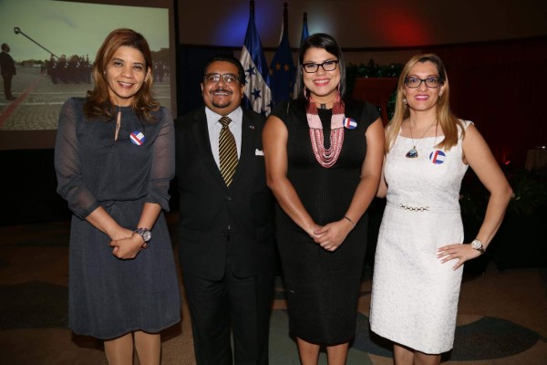 Embajada de Francia celebra su independencia