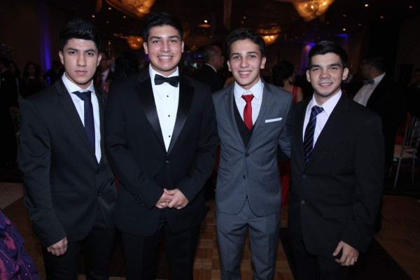 Graduación de la Academia Americana