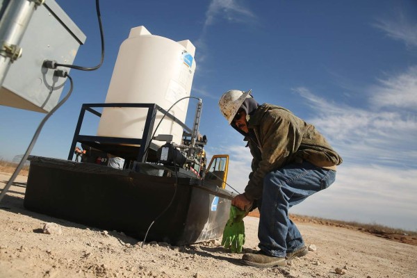 Derrumbe del petróleo alerta a bancos de Estados Unidos