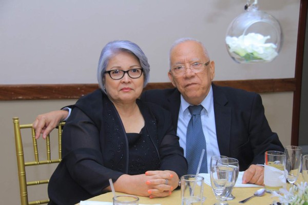 Boda de oro de Elizabeth Castillo y Carlos Tosta