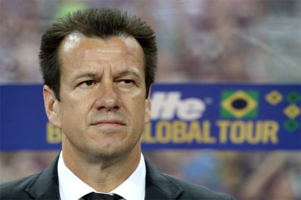 Dunga anuncia convocados de Brasil antes de la Copa América
