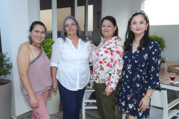 Fiesta maternal para Michelle Montoya