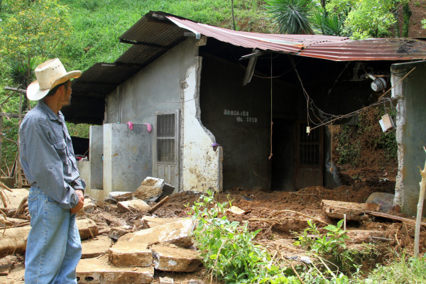 Más dos mil personas viven en zonas de alto riesgo