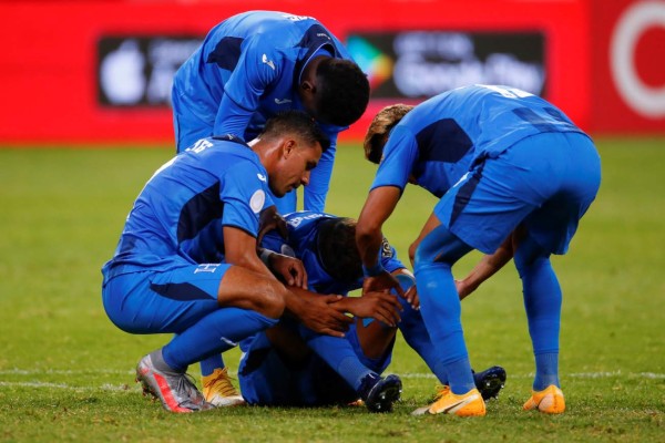 Video: Kervin Arriaga rompe en llanto tras ser baja para la semifinal Honduras - Estados Unidos