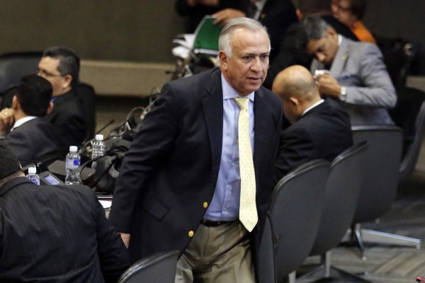 Regular la reelección se hará, solo es cuestión de tiempo, dice Mauricio Oliva