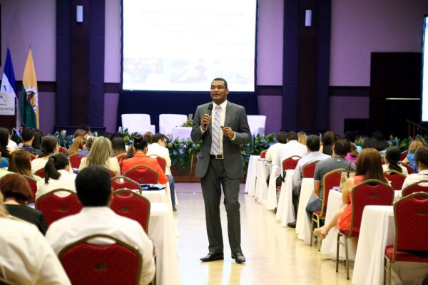 Empresas conocen prácticas para la actividad voluntaria