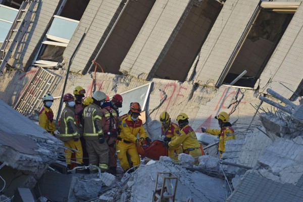 Suben a 37 los muertos por terremoto qde 6,4 en Taiwán