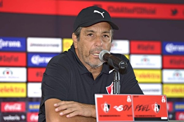 Tomás Boy: 'Chicharito está haciendo carrera de suplente'