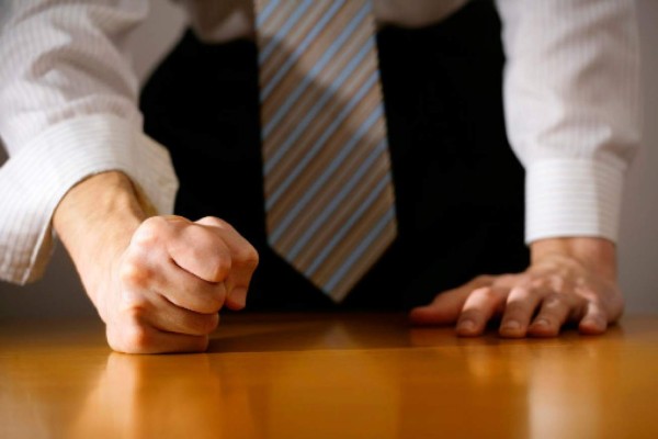 Tengo un jefe malvado y no lo soporto