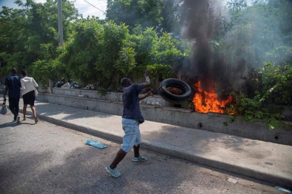 Suspenden de nuevo la sesión legislativa en Haití sobre un juicio al presidente
